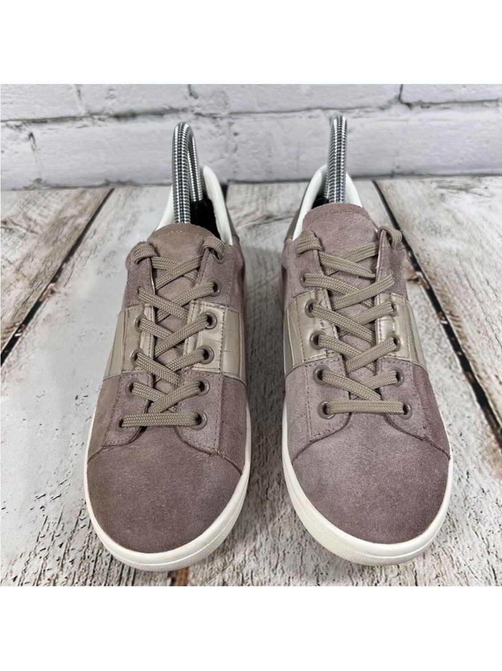 SAM EDELMAN Women's Marquette
Leather Sneakers Size 6 - Picture 3 of 10